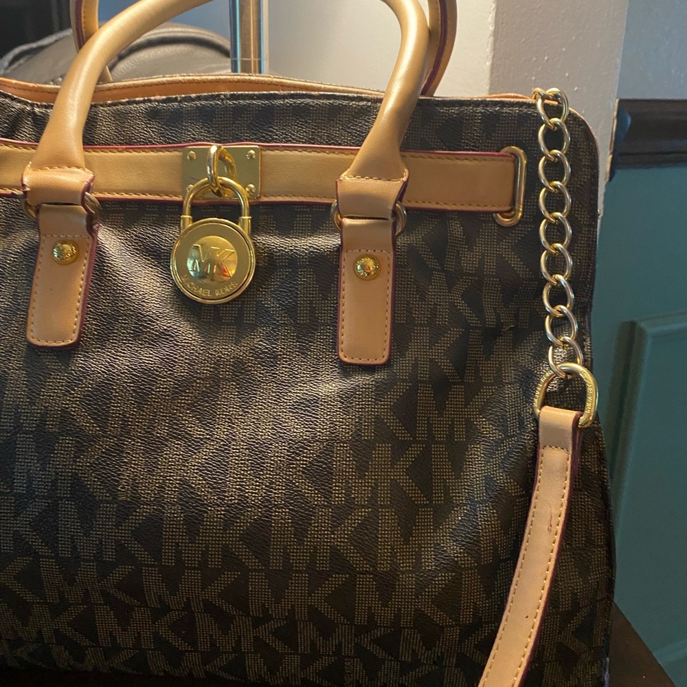Michael Kors Hamilton Satchel, Large. Brown/Tan with logo and lock. Nice Bag - Picture 4 of 14